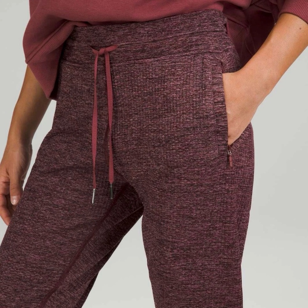Lululemon engineered warmth jogger - Picture 2 of 8